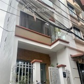 Bán nhà 155 Cầu Giấy, ngõ thông ô tô, nội thất cực xịn, chỉ hơn 5 tỷ, 0866585090